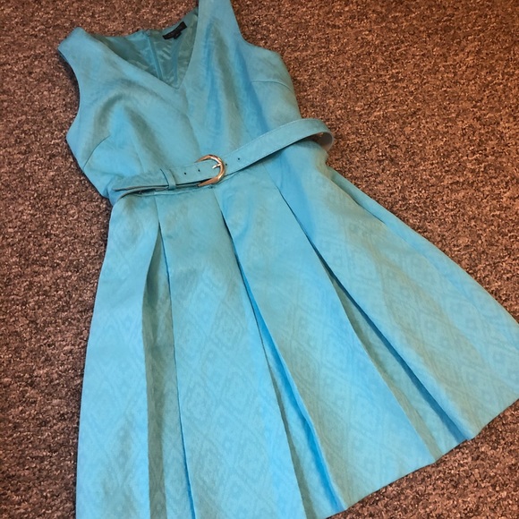 Tahari Dresses & Skirts - Tahari Turquoise Dress with Belt